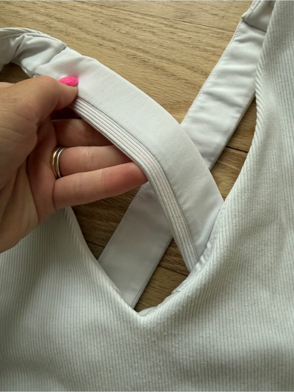 Alo White Crisscross Strap Women's Tank Top Medium - Picture 2 of 7